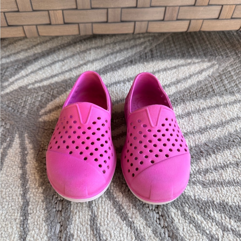 Toms Tiny Romper Baby Toddler Slip-On Water Shoes Size 6 Pink Purple